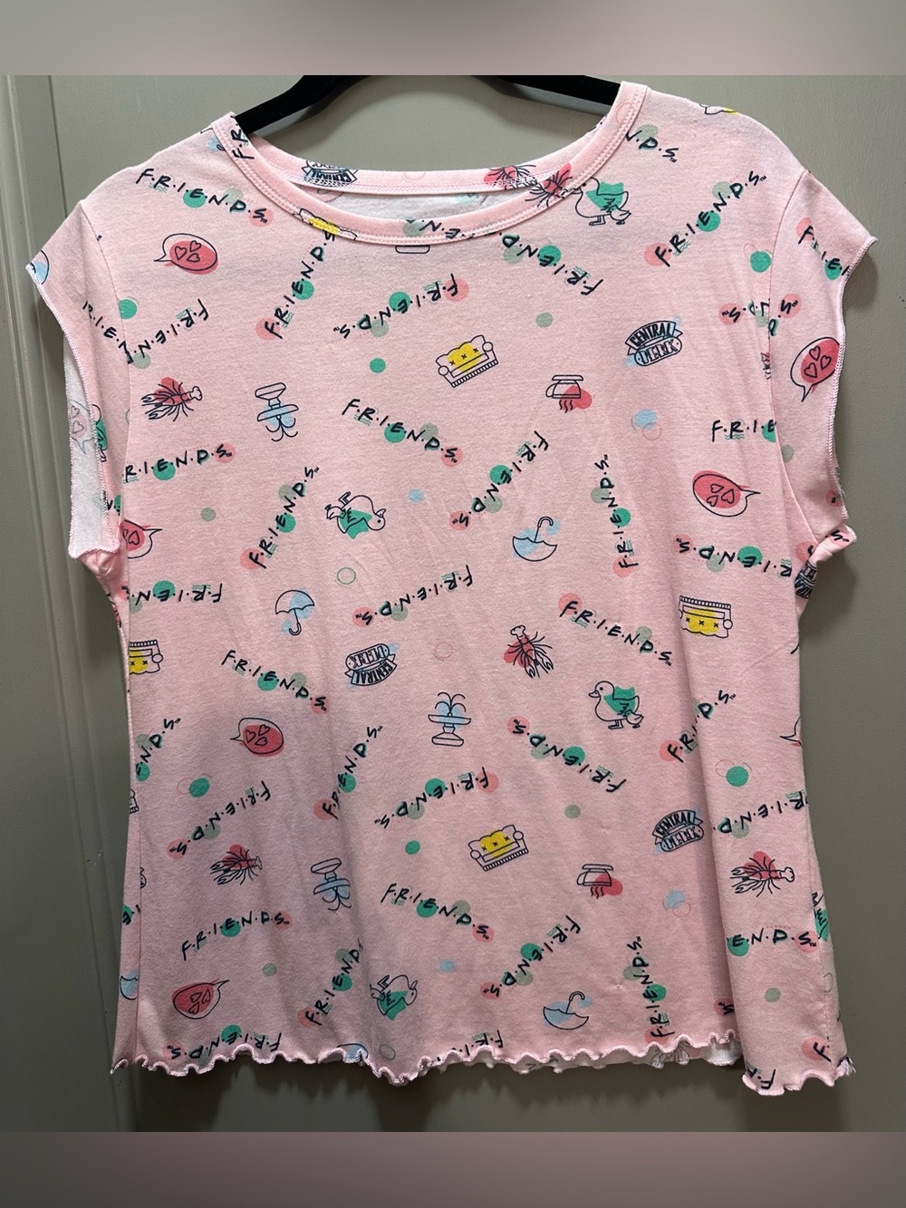 Friends Size M (8-10) Pink Sleep Shirt EUC